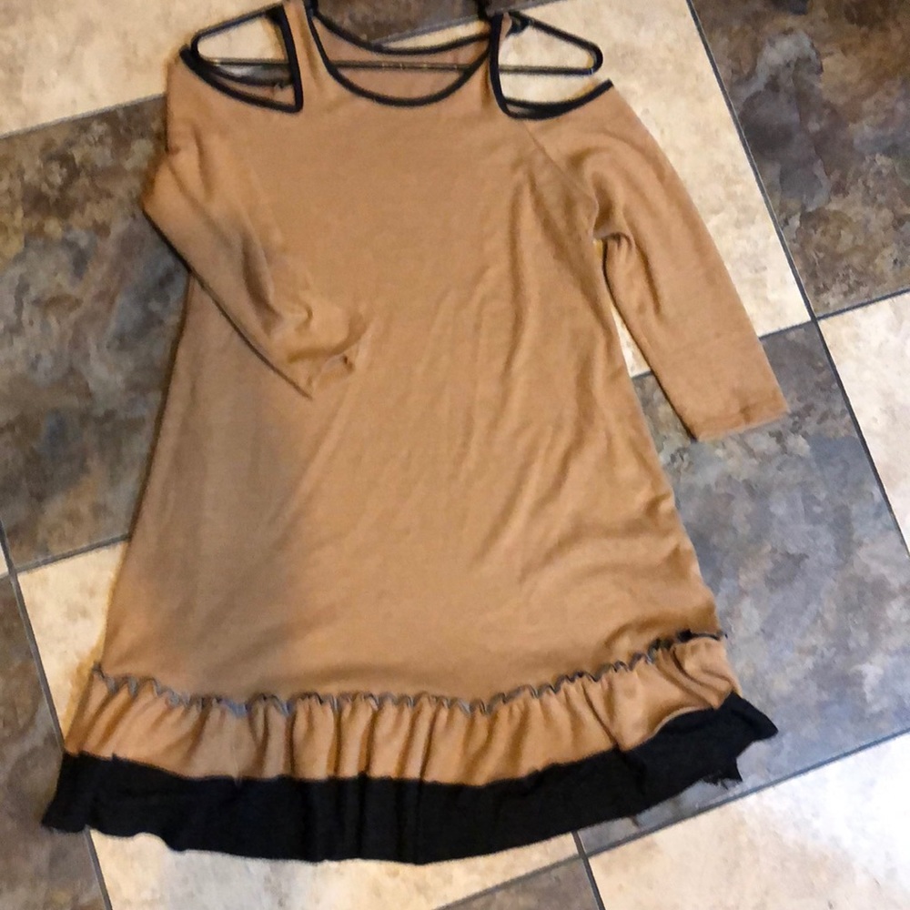 Dress - Picture 2 of 3